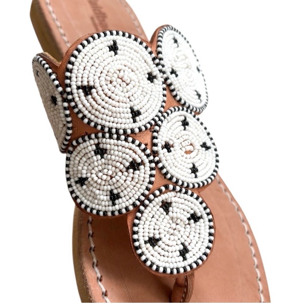 Like New LaidBack London Leather Beaded
Medallion Sandals Size 7 Retail $115.00 - Picture 3 of 9